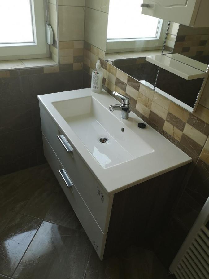 Апартаменти Nella Apartman Шіофок Екстер'єр фото